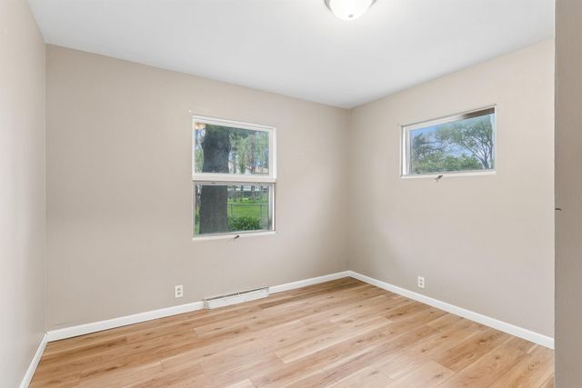 914 Loretta Avenue, Waterloo, IA 50702