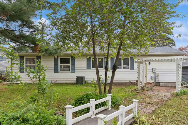 914 Loretta Avenue, Waterloo, IA 50702
