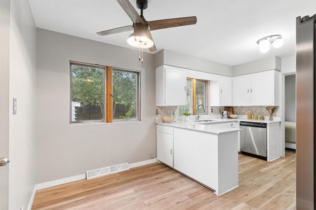 914 Loretta Avenue, Waterloo, IA 50702
