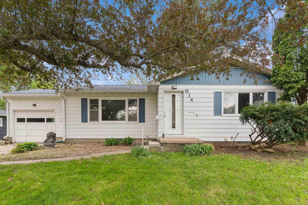 914 Loretta Avenue, Waterloo, IA 50702