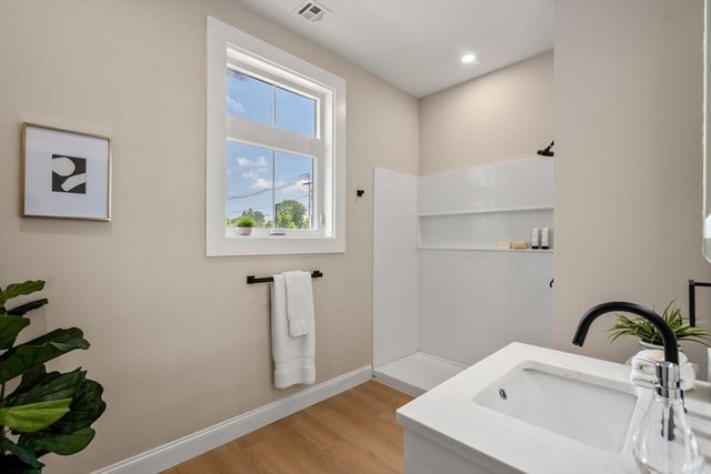 7 Cross St 201, Wilmington, MA 01887