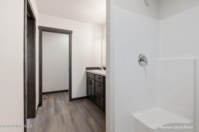 11699 N SIMMONS LN, Rathdrum, ID 83858
