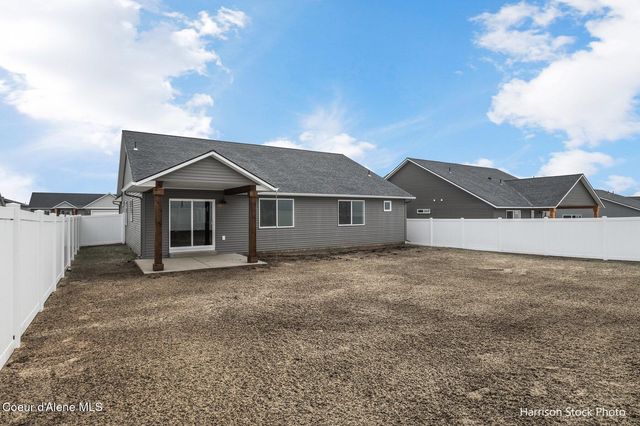 11699 N SIMMONS LN, Rathdrum, ID 83858