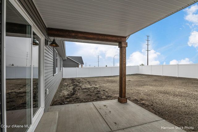11699 N SIMMONS LN, Rathdrum, ID 83858