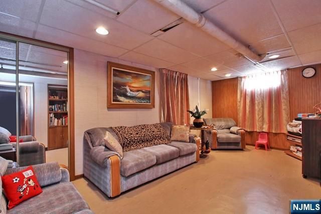 333 Henry Street, Hasbrouck Heights, NJ 07604