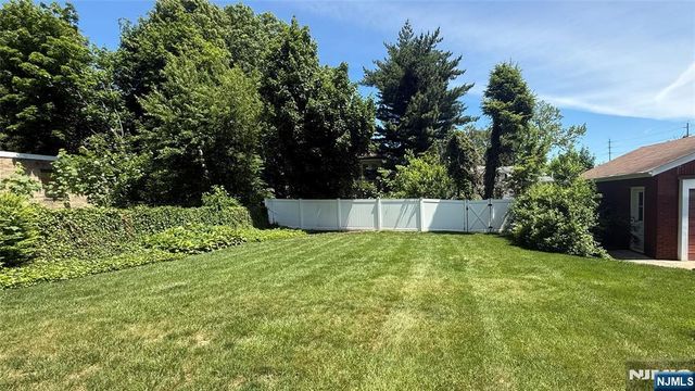 333 Henry Street, Hasbrouck Heights, NJ 07604
