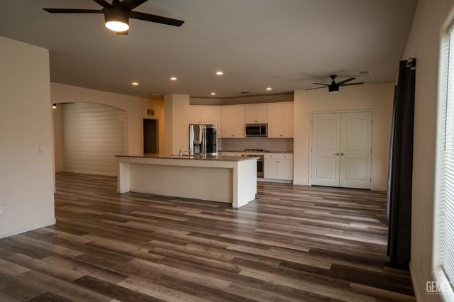 6518 Bangor Place, Bakersfield, CA 93313