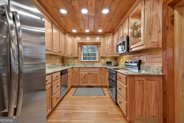 317 Collins Creek Road, Hiawassee, GA 30546