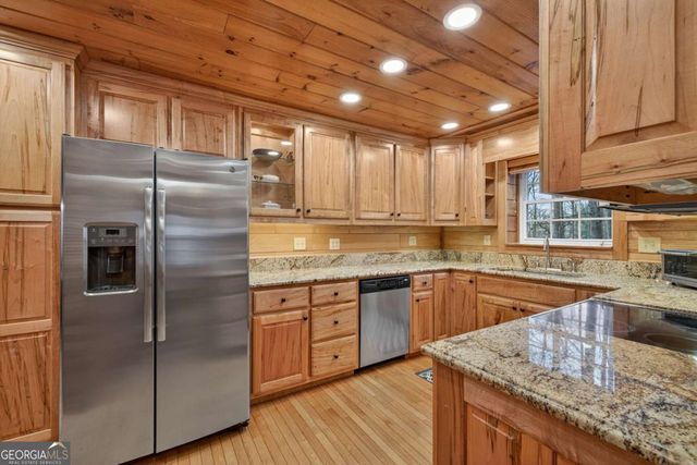 317 Collins Creek Road, Hiawassee, GA 30546