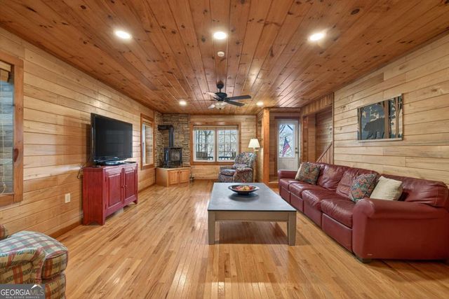 317 Collins Creek Road, Hiawassee, GA 30546