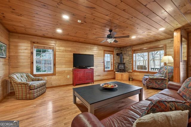 317 Collins Creek Road, Hiawassee, GA 30546