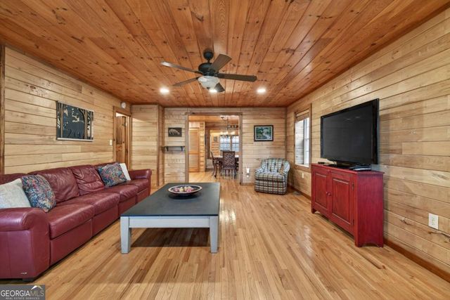 317 Collins Creek Road, Hiawassee, GA 30546