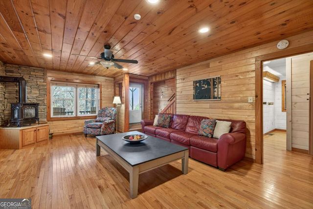 317 Collins Creek Road, Hiawassee, GA 30546