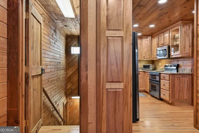 317 Collins Creek Road, Hiawassee, GA 30546