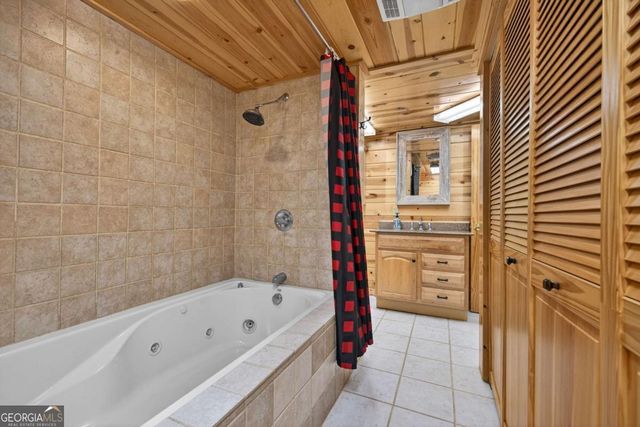 317 Collins Creek Road, Hiawassee, GA 30546