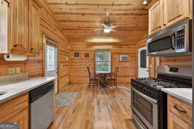 317 Collins Creek Road, Hiawassee, GA 30546