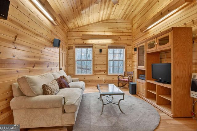 317 Collins Creek Road, Hiawassee, GA 30546