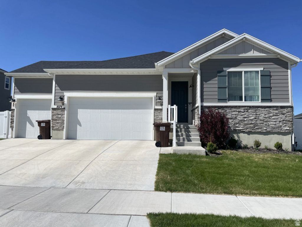 1079 E HORSE RIDER DR, Eagle Mountain, UT 84005