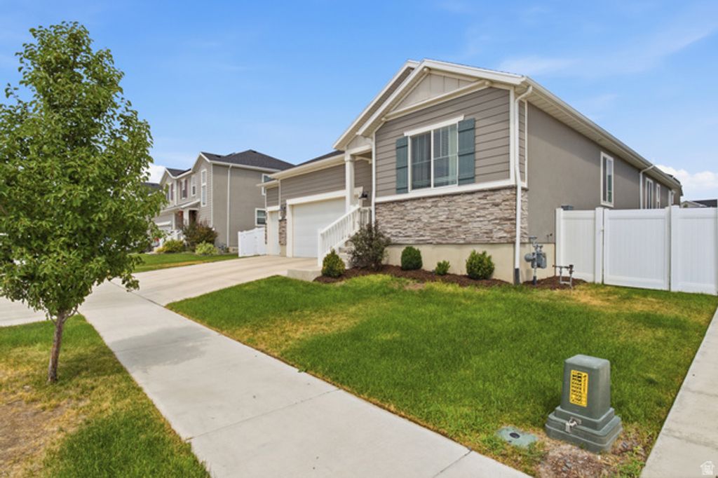 1079 E HORSE RIDER DR, Eagle Mountain, UT 84005 — photo 2