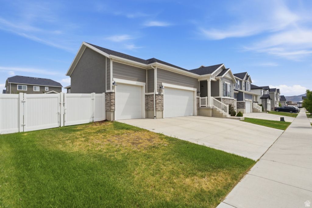 1079 E HORSE RIDER DR, Eagle Mountain, UT 84005 — photo 3