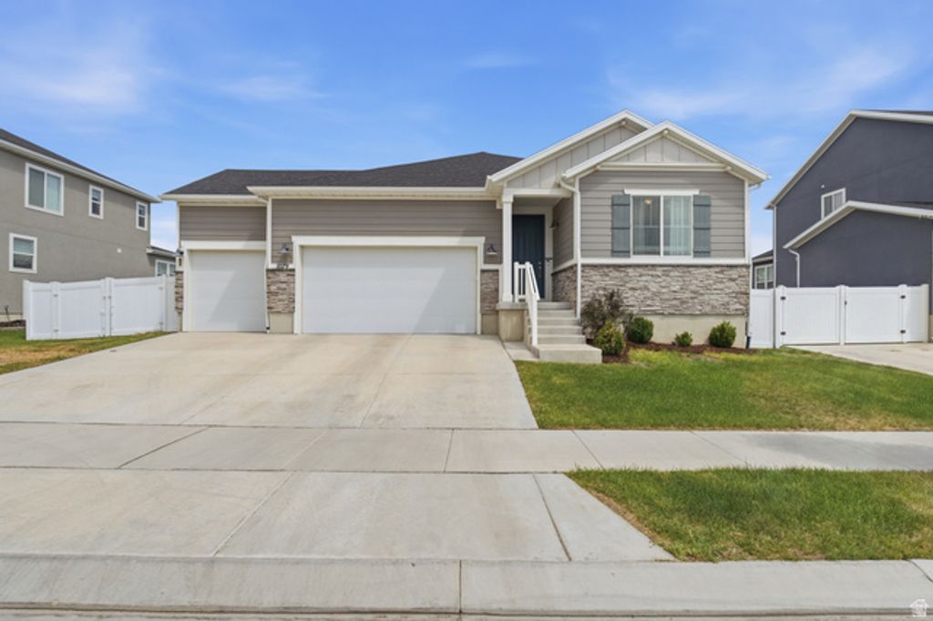 1079 E HORSE RIDER DR, Eagle Mountain, UT 84005 — photo 4