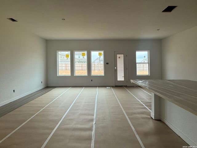 145 Yale St, Seguin, TX 78155