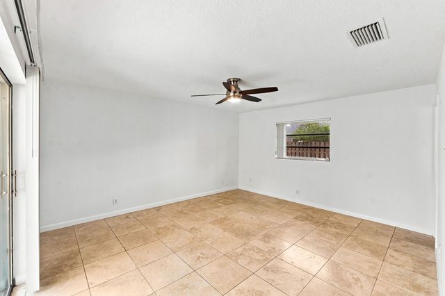 3310 NW 90th Avenue S, Coral Springs, FL 33065