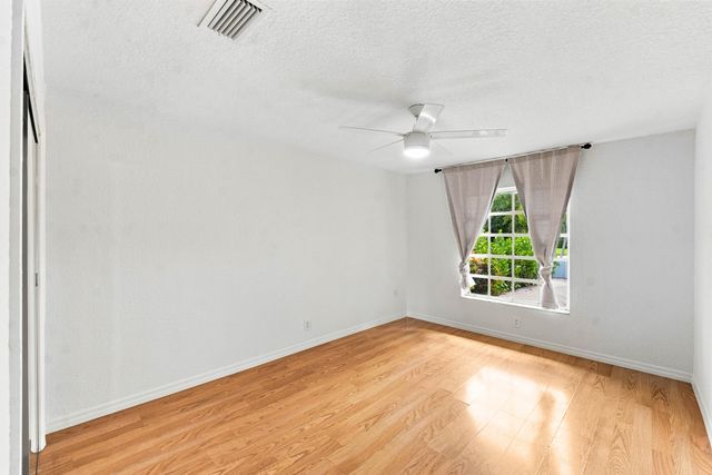 3310 NW 90th Avenue S, Coral Springs, FL 33065