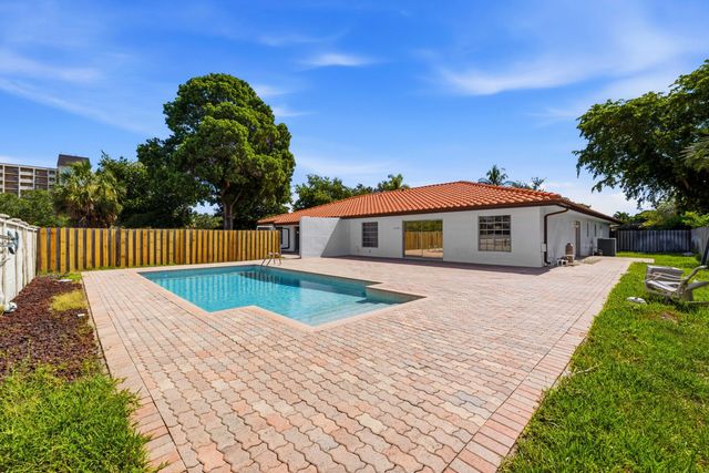 3310 NW 90th Avenue S, Coral Springs, FL 33065
