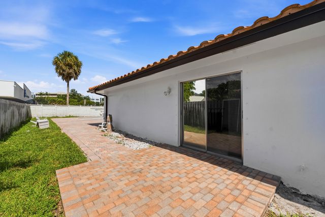 3310 NW 90th Avenue S, Coral Springs, FL 33065