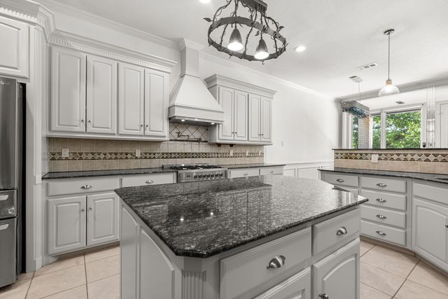 902 Saint George Place, Desoto, TX 75115