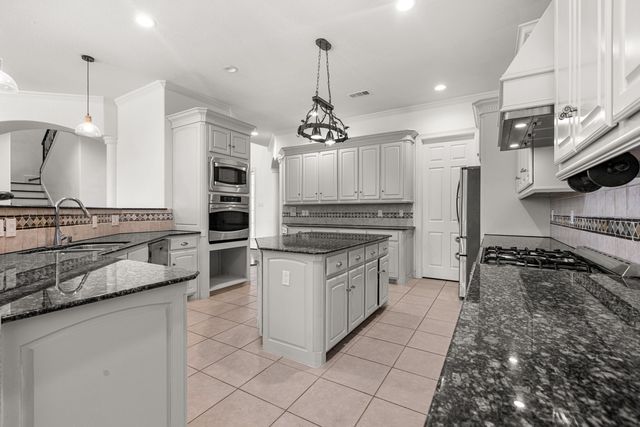 902 Saint George Place, Desoto, TX 75115