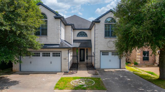 902 Saint George Place, Desoto, TX 75115