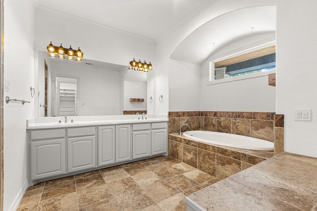 902 Saint George Place, Desoto, TX 75115