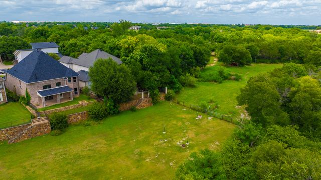 902 Saint George Place, Desoto, TX 75115