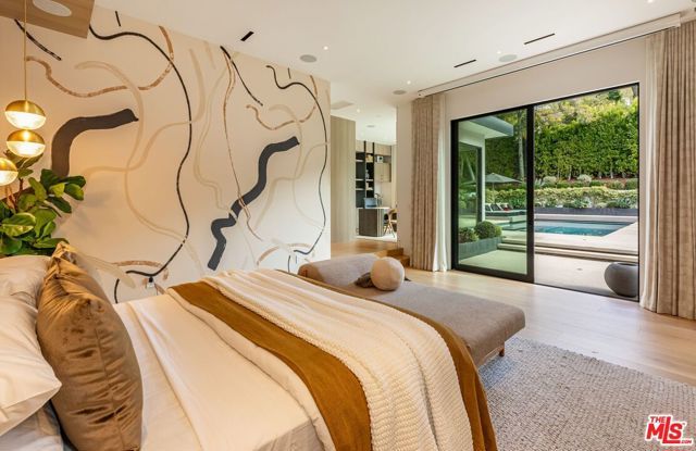 9455 Eden Drive, Beverly Hills, CA 90210