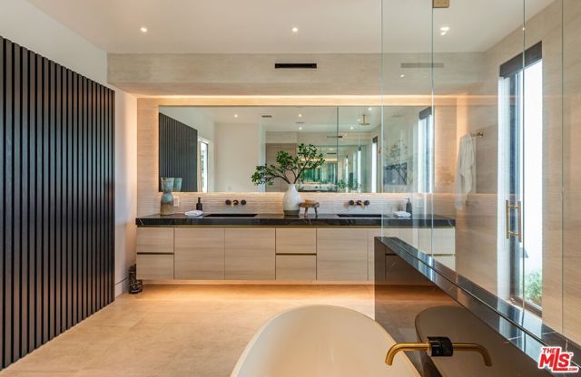 9455 Eden Drive, Beverly Hills, CA 90210