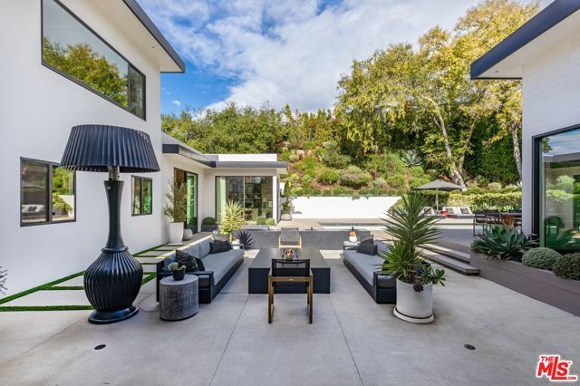 9455 Eden Drive, Beverly Hills, CA 90210