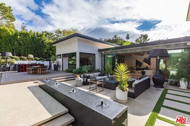 9455 Eden Drive, Beverly Hills, CA 90210