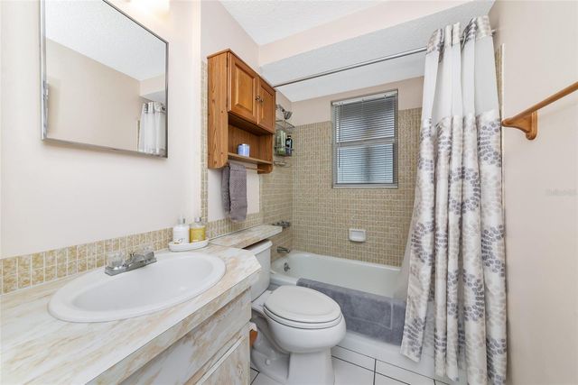 530 S BROADWAY, Englewood, FL 34223