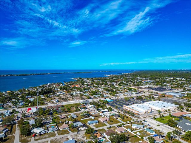 530 S BROADWAY, Englewood, FL 34223