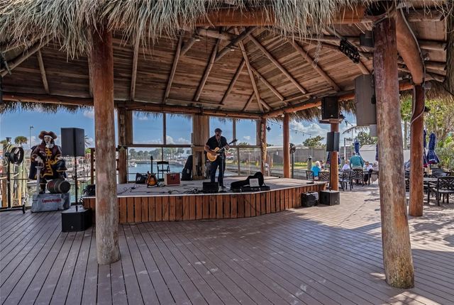 530 S BROADWAY, Englewood, FL 34223