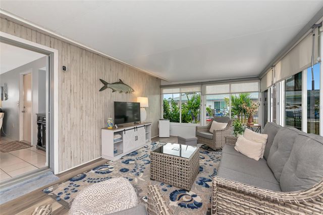 530 S BROADWAY, Englewood, FL 34223