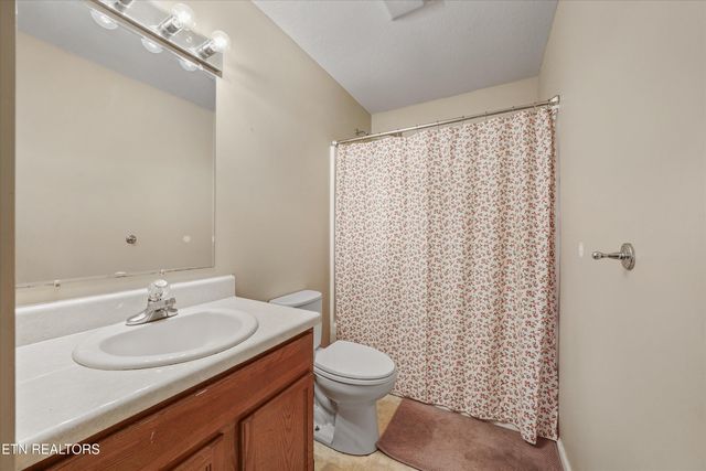 708 Water Oak Drive, Seymour, TN 37865