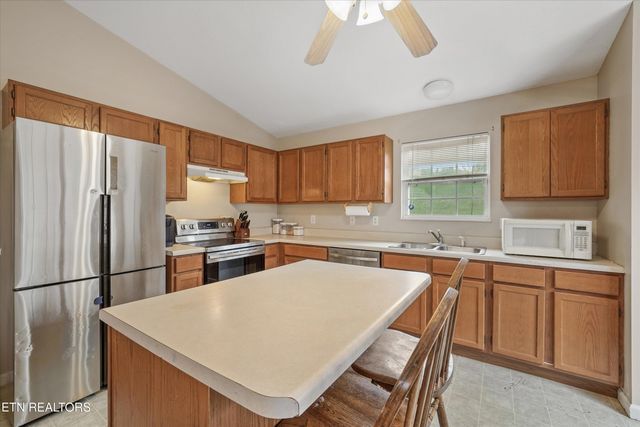 708 Water Oak Drive, Seymour, TN 37865