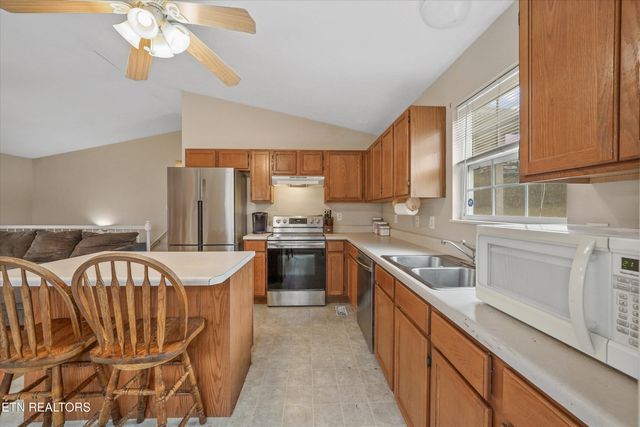 708 Water Oak Drive, Seymour, TN 37865