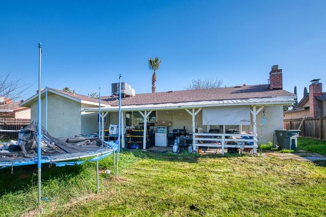 2984 Homsy Avenue, Clovis, CA 93612