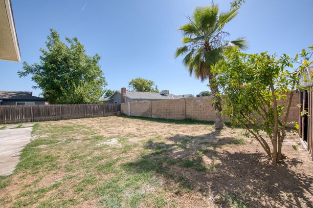 2984 Homsy Avenue, Clovis, CA 93612