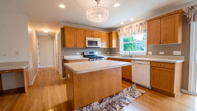 1925 Danube Way, Bolingbrook, IL 60490