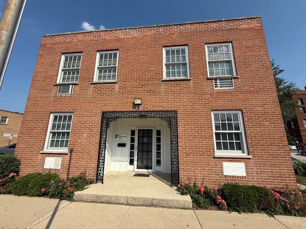 23 S 4th Street, Geneva, IL 60134